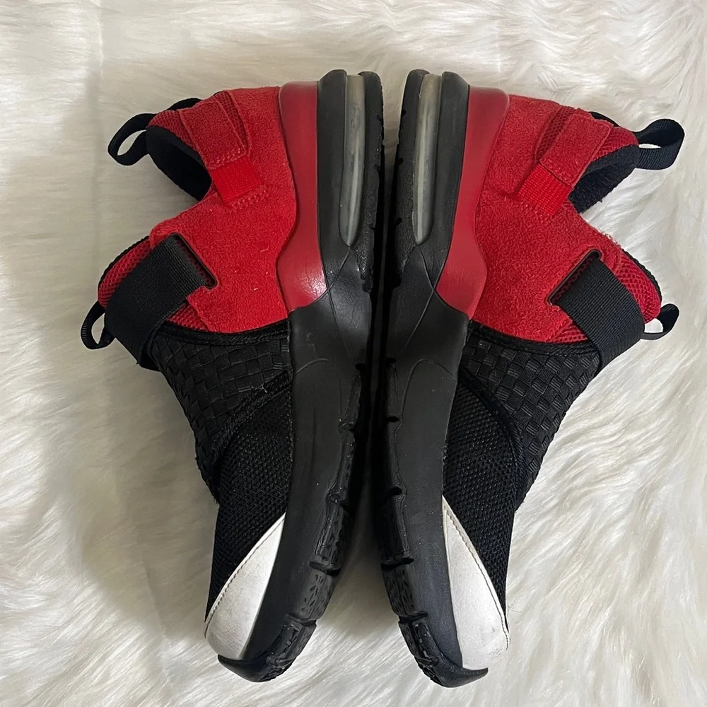 Jordan Black Red Sneakers